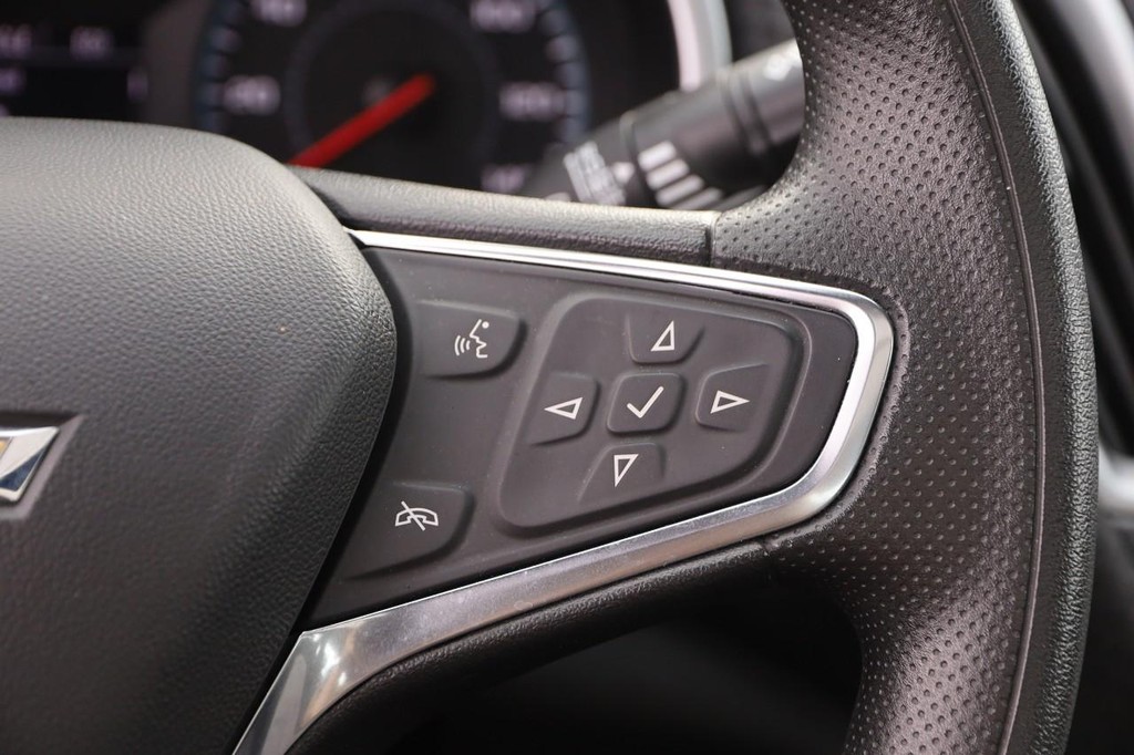 Chevrolet Malibu Vehicle Full-screen Gallery Image 13