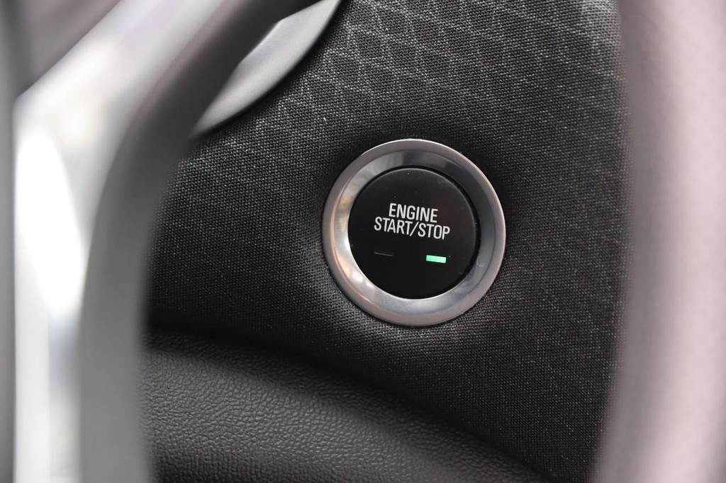 Chevrolet Malibu Vehicle Full-screen Gallery Image 15