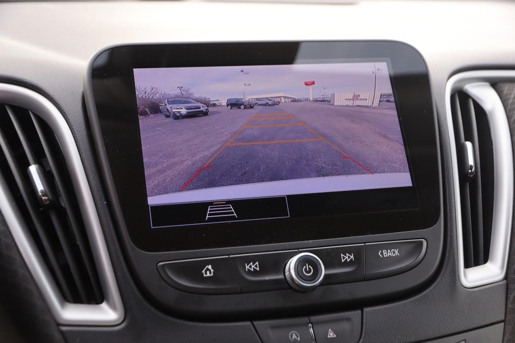 Chevrolet Malibu Vehicle Full-screen Gallery Image 17