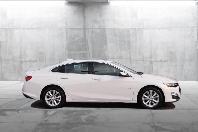 Chevrolet Malibu Vehicle Image 05