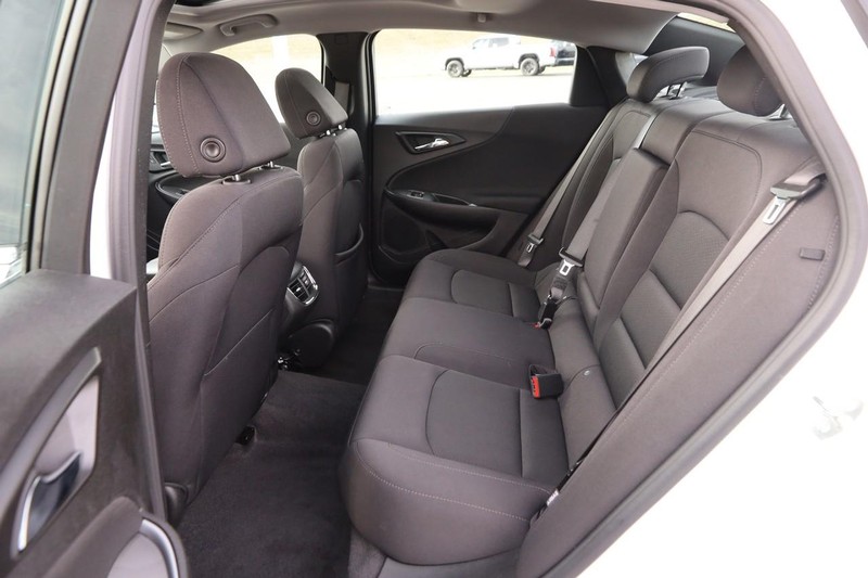 Chevrolet Malibu Vehicle Image 10