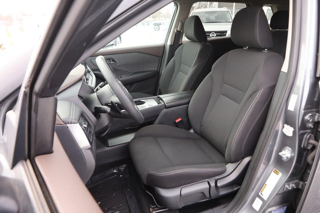 Nissan Rogue Vehicle Image 08