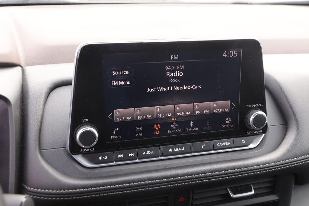 Nissan Rogue Vehicle Image 15