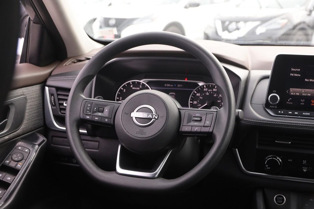 Nissan Rogue Vehicle Image 21