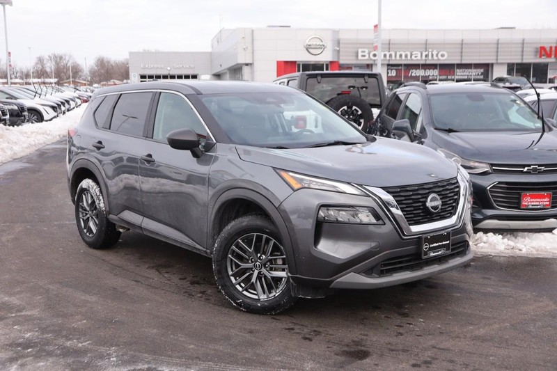 Nissan Rogue Vehicle Image 02