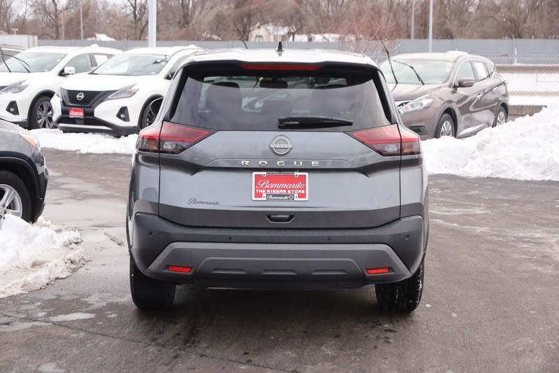 Nissan Rogue Vehicle Image 06