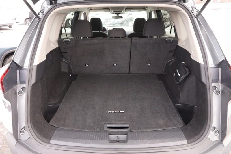 Nissan Rogue Vehicle Image 07