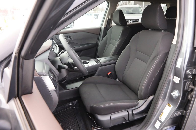 Nissan Rogue Vehicle Image 08