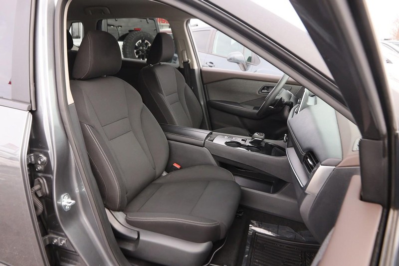 Nissan Rogue Vehicle Image 24