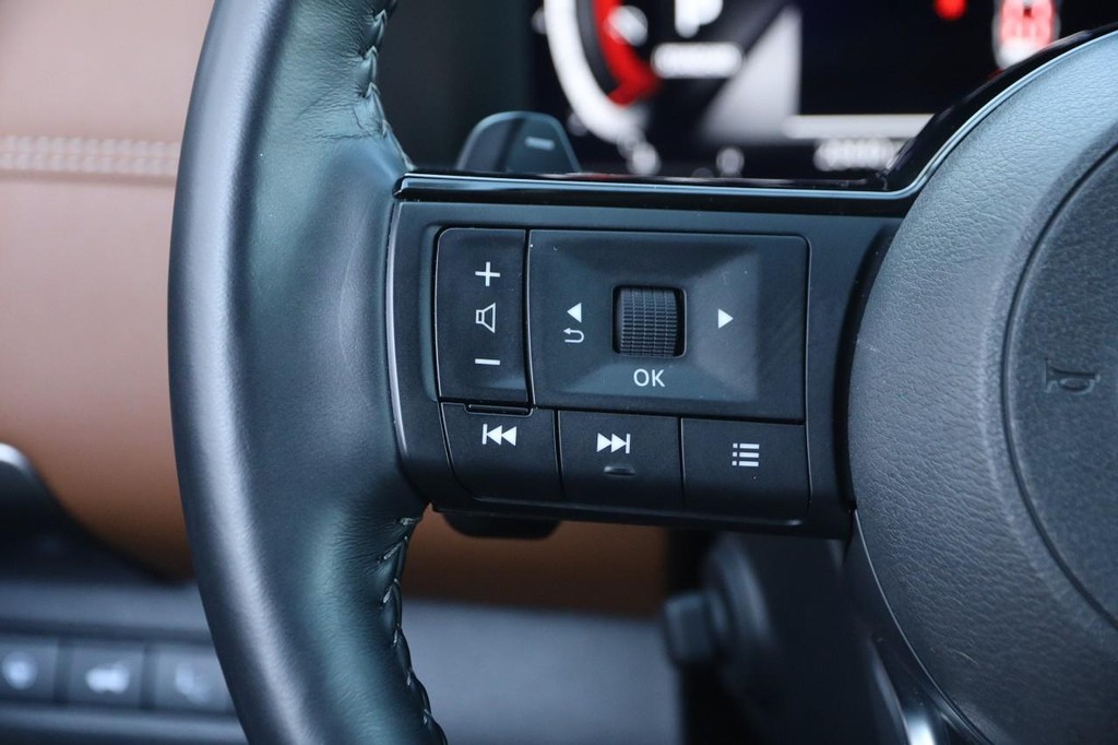 Nissan Pathfinder Vehicle Image 14