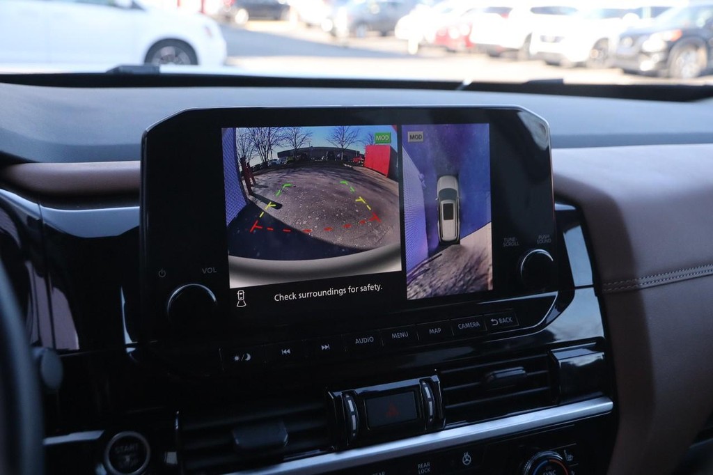 Nissan Pathfinder Vehicle Image 19