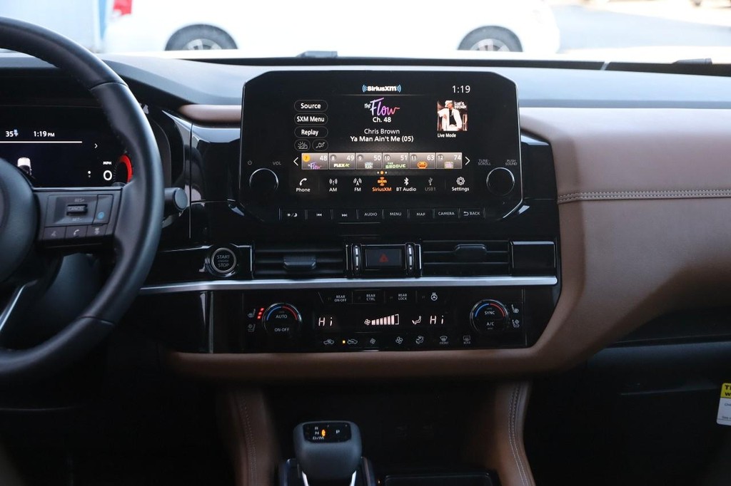 Nissan Pathfinder Vehicle Image 26