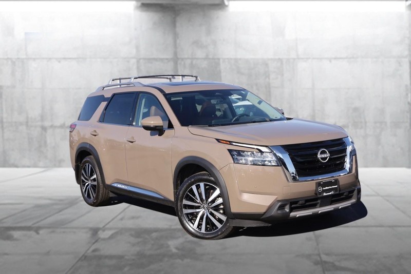 Nissan Pathfinder Vehicle Image 02