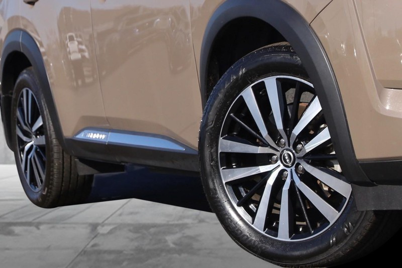 Nissan Pathfinder Vehicle Image 03