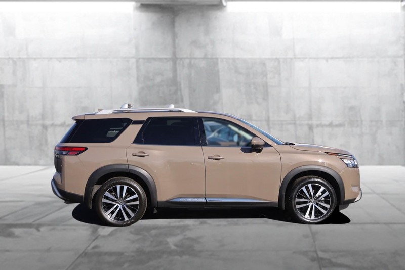 Nissan Pathfinder Vehicle Image 05