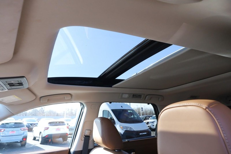 Nissan Pathfinder Vehicle Image 09