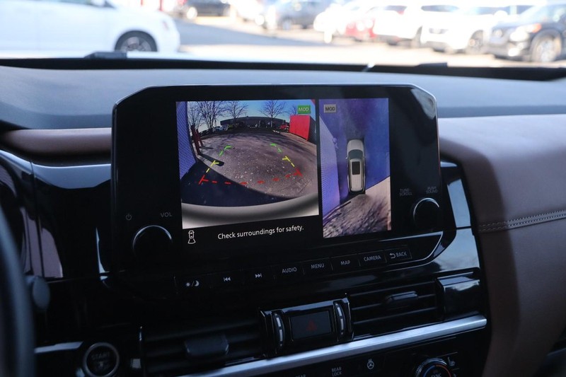 Nissan Pathfinder Vehicle Image 19