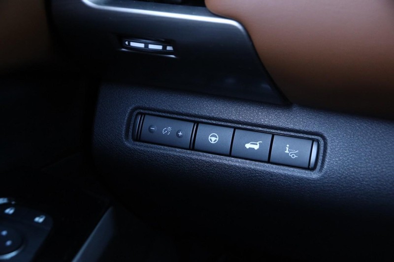 Nissan Pathfinder Vehicle Image 22