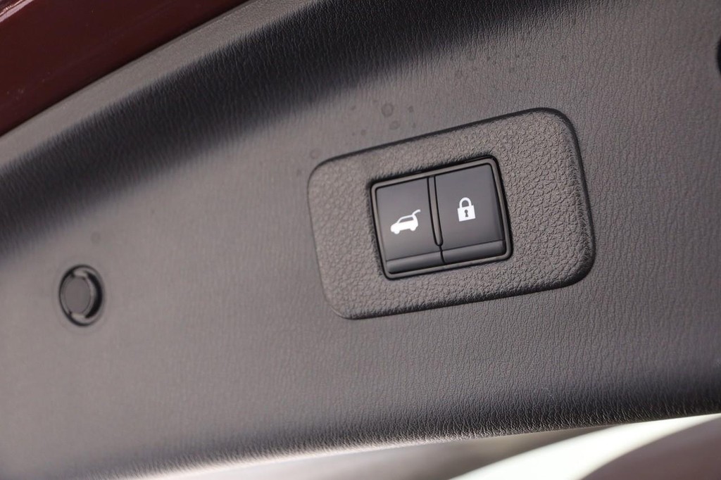 Nissan Armada Vehicle Image 08