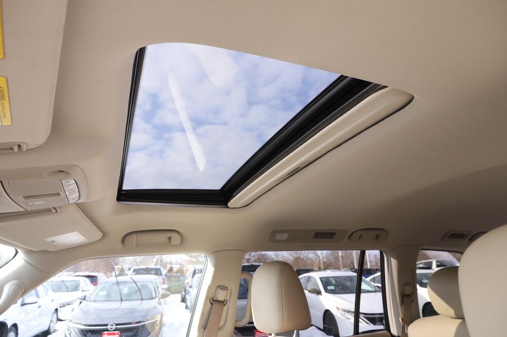 Nissan Armada Vehicle Image 09