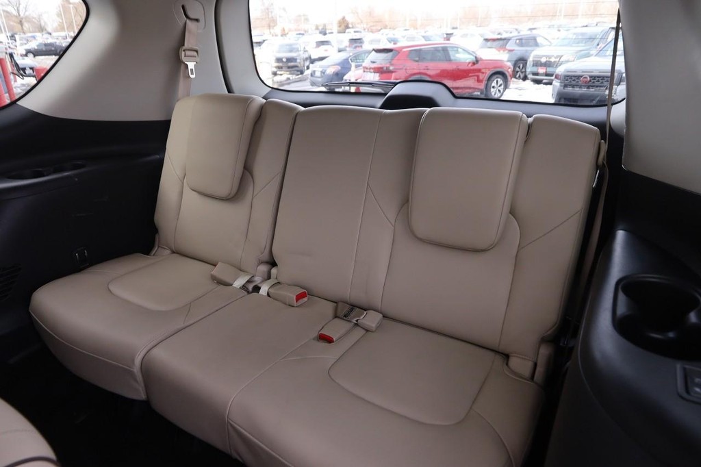 Nissan Armada Vehicle Image 12