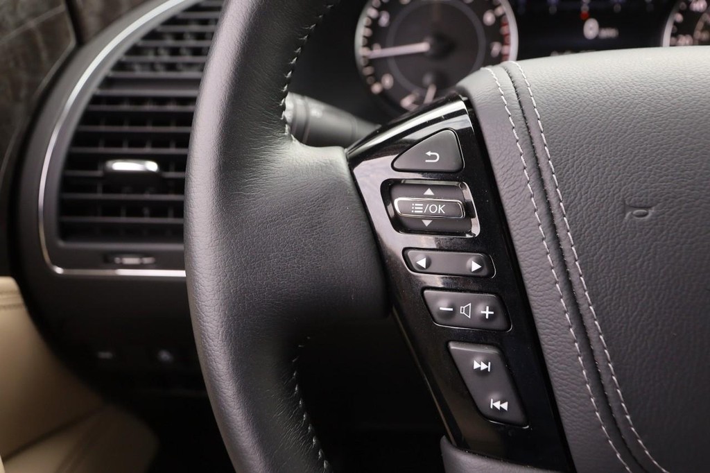 Nissan Armada Vehicle Image 14