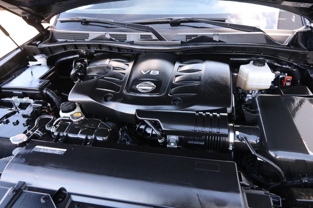 Nissan Armada Vehicle Image 07