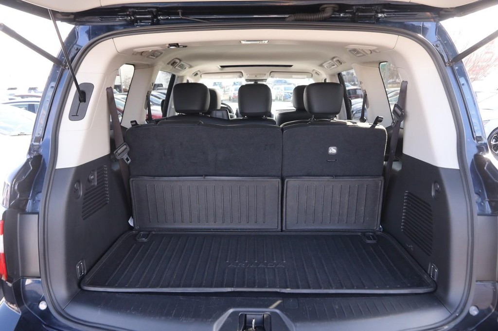 Nissan Armada Vehicle Image 10