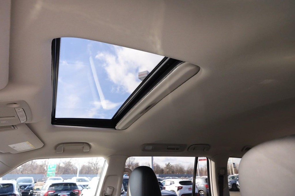 Nissan Armada Vehicle Image 12