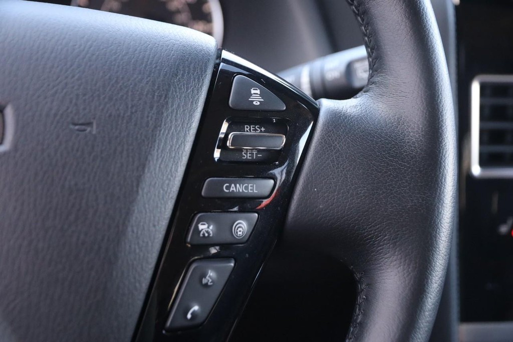 Nissan Armada Vehicle Image 18