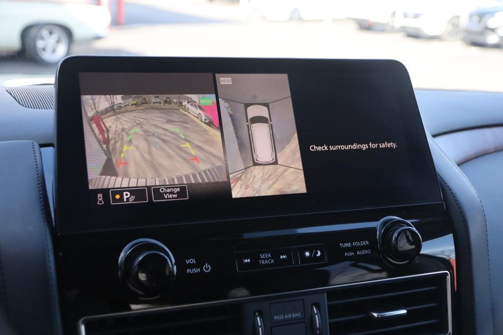 Nissan Armada Vehicle Image 22