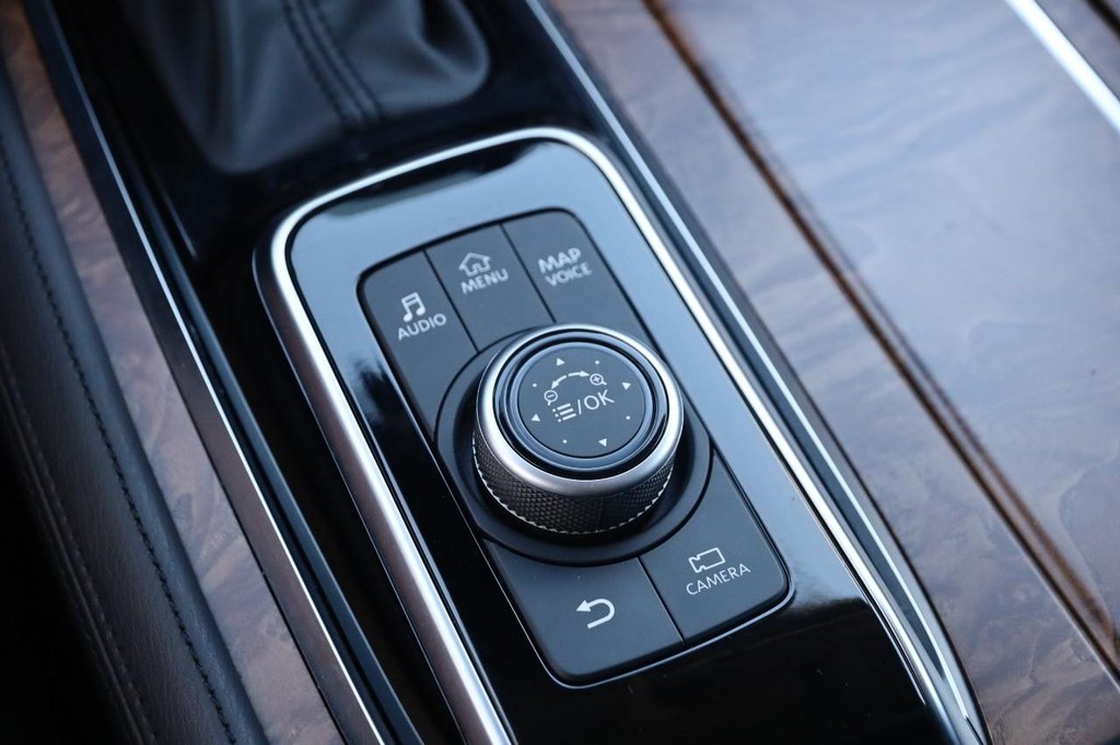 Nissan Armada Vehicle Image 25