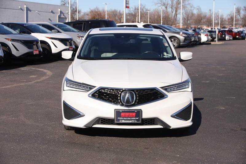 Acura ILX Vehicle Full-screen Gallery Image 4