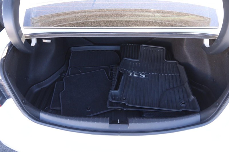 Acura ILX Vehicle Full-screen Gallery Image 7