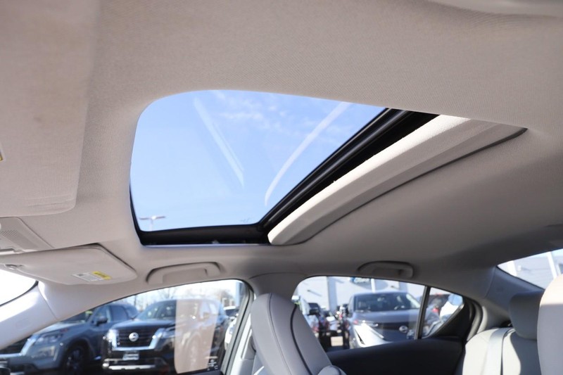 Acura ILX Vehicle Full-screen Gallery Image 8