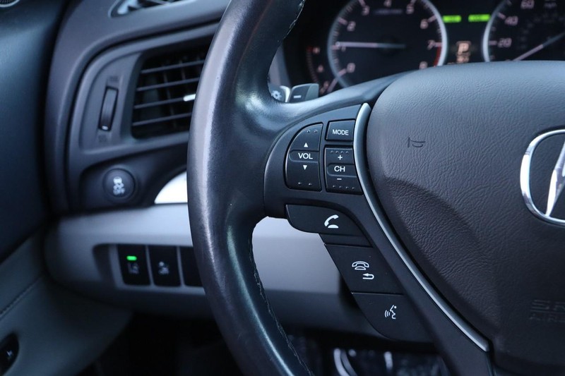 Acura ILX Vehicle Full-screen Gallery Image 12