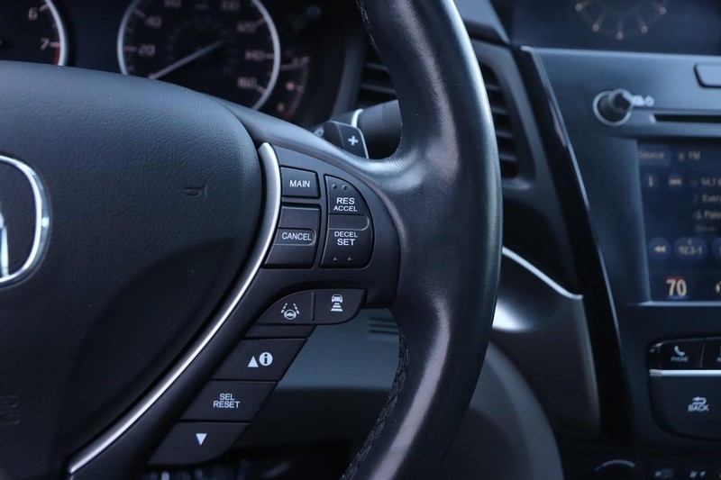 Acura ILX Vehicle Full-screen Gallery Image 13
