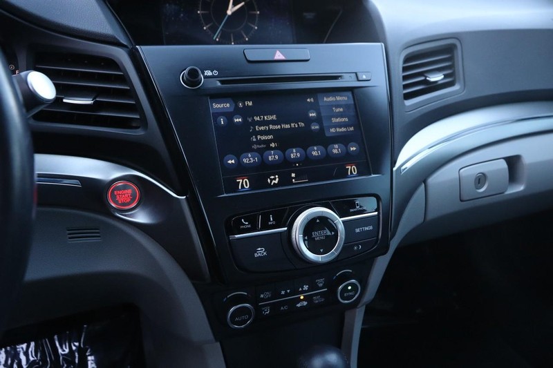 Acura ILX Vehicle Full-screen Gallery Image 17