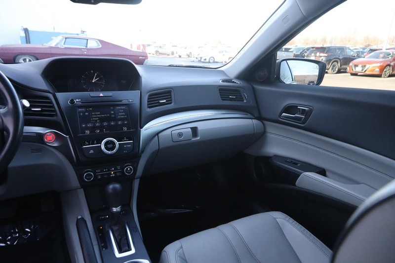 Acura ILX Vehicle Full-screen Gallery Image 26