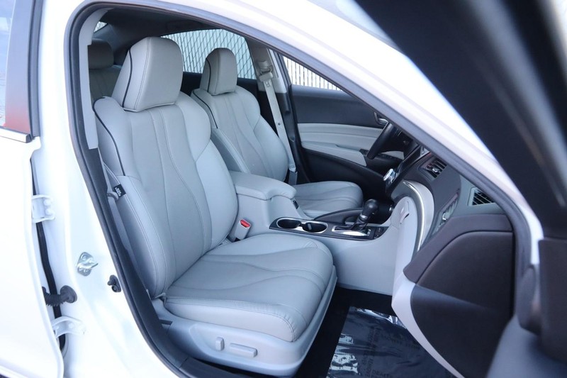 Acura ILX Vehicle Full-screen Gallery Image 27