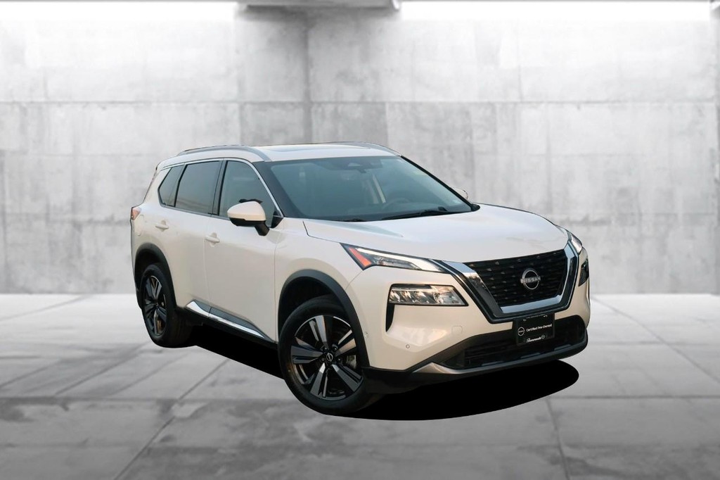 Nissan Rogue Vehicle Image 02
