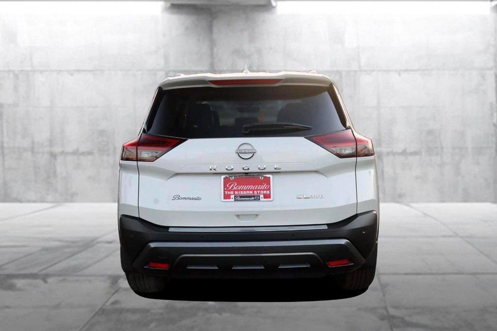 Nissan Rogue Vehicle Image 06