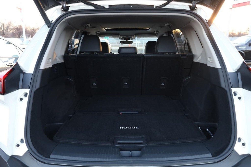 Nissan Rogue Vehicle Image 07