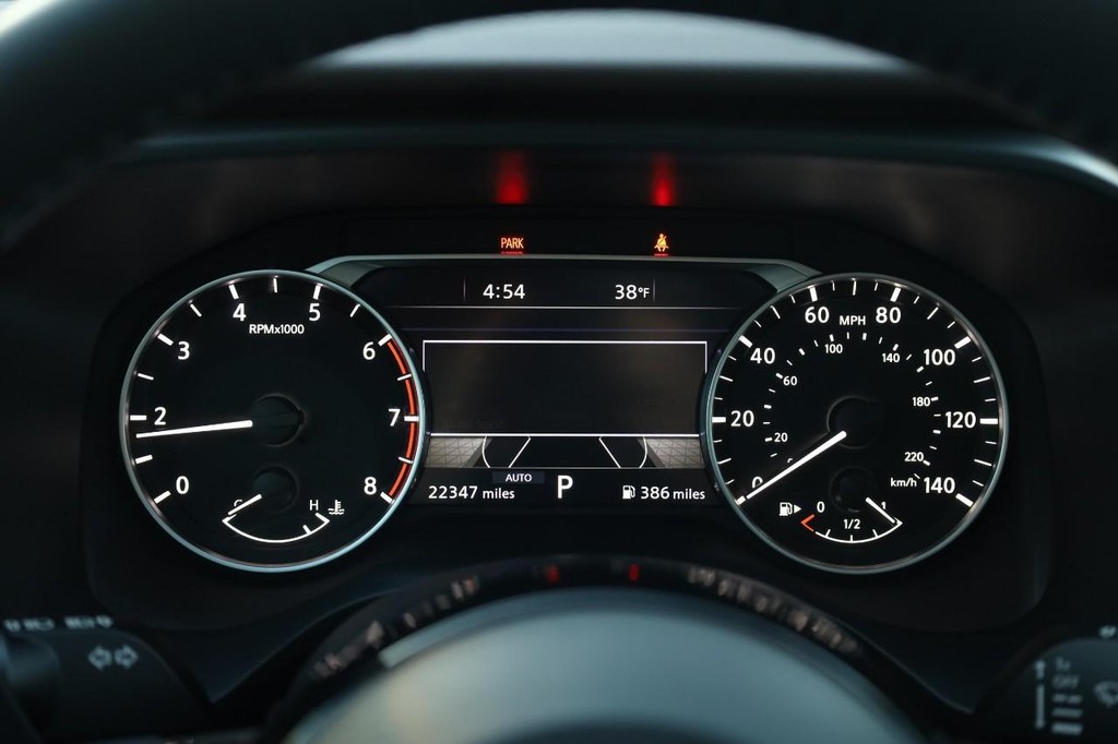 Nissan Rogue Vehicle Image 12