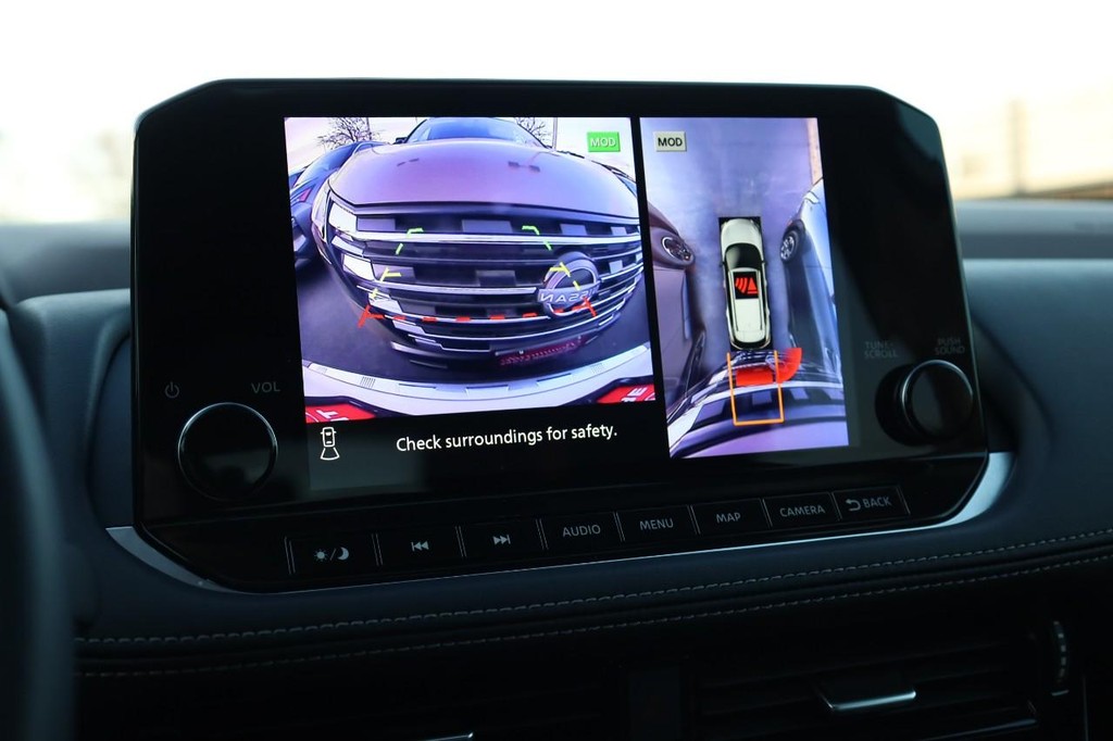 Nissan Rogue Vehicle Image 15