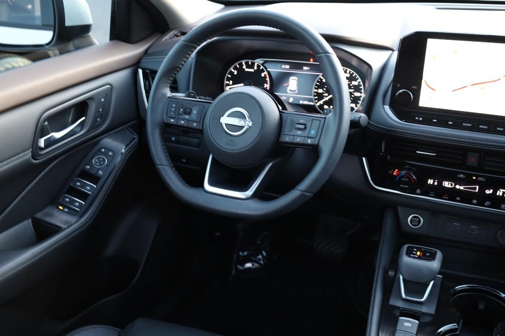 Nissan Rogue Vehicle Image 27
