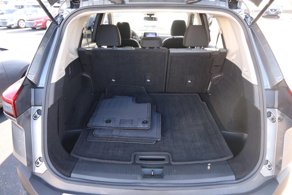 Nissan Rogue Vehicle Image 07
