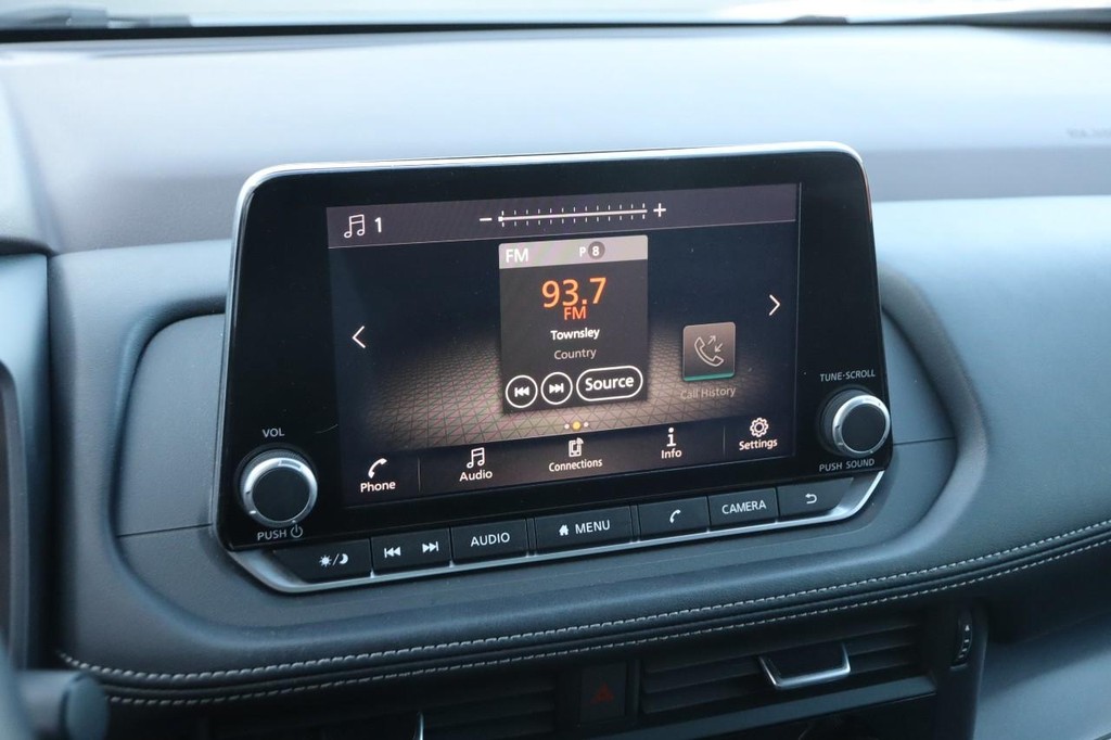 Nissan Rogue Vehicle Image 15