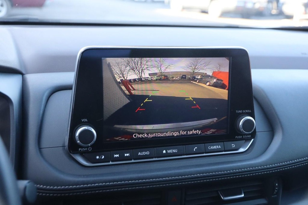 Nissan Rogue Vehicle Image 16