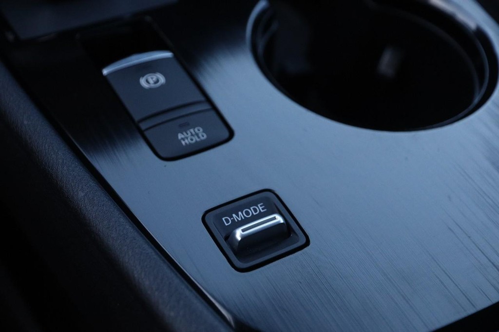 Nissan Rogue Vehicle Image 18